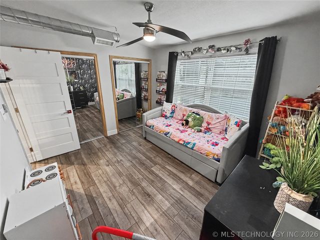 1002 Hillcrest Avenue, Tahlequah, OK 74464