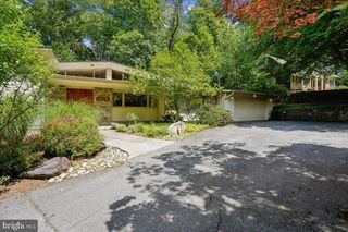 9009 CHARRED OAK DR, Bethesda, MD 20817