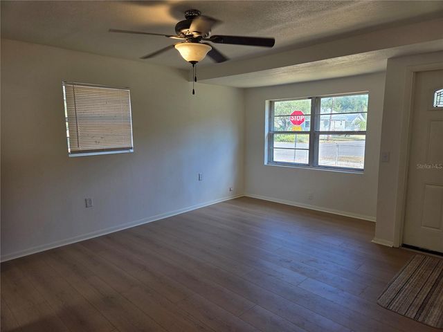 2501 LENNA AVENUE, Seffner, FL 33584