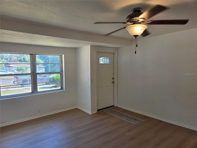 2501 LENNA AVENUE, Seffner, FL 33584