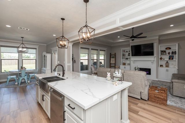 1880 Brenner Boulevard, Lumberton, TX 77657