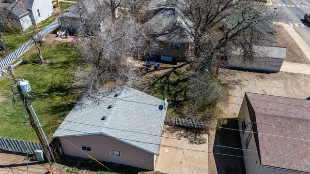 11 6th Avenue W, Dickinson, ND 58601
