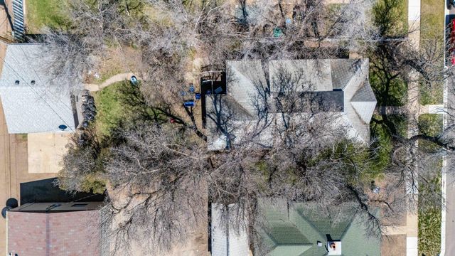 11 6th Avenue W, Dickinson, ND 58601