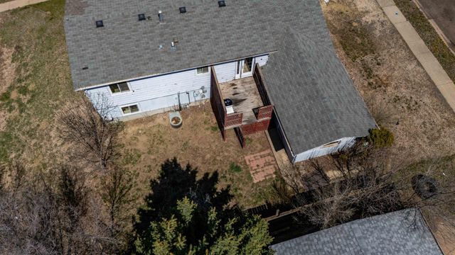 11 6th Avenue W, Dickinson, ND 58601