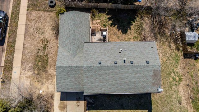 11 6th Avenue W, Dickinson, ND 58601