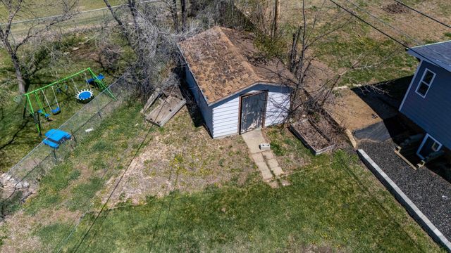 11 6th Avenue W, Dickinson, ND 58601