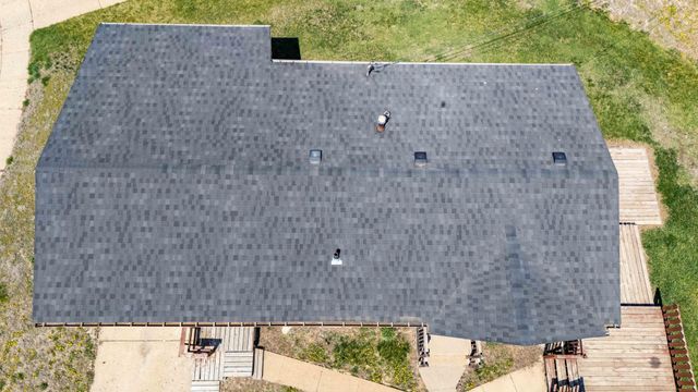 11 6th Avenue W, Dickinson, ND 58601