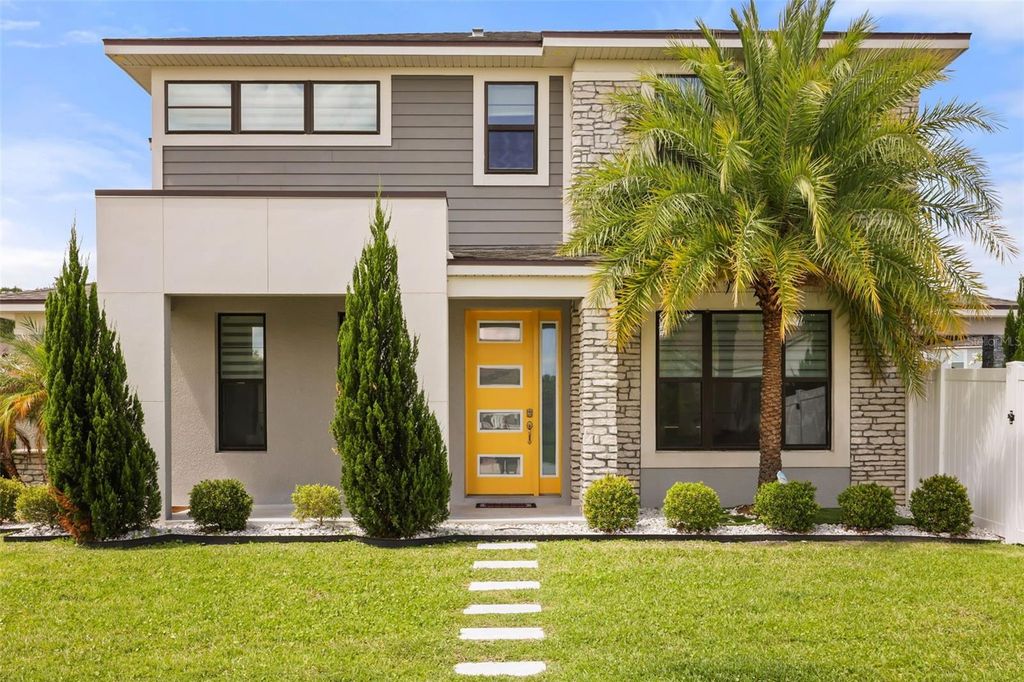 Image 1 of property listing at 2518 EMPRESS DRIVE, Kissimmee, FL 34741