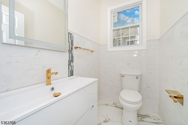 147 Old Bridge Tpke, East Brunswick Twp., NJ 08816