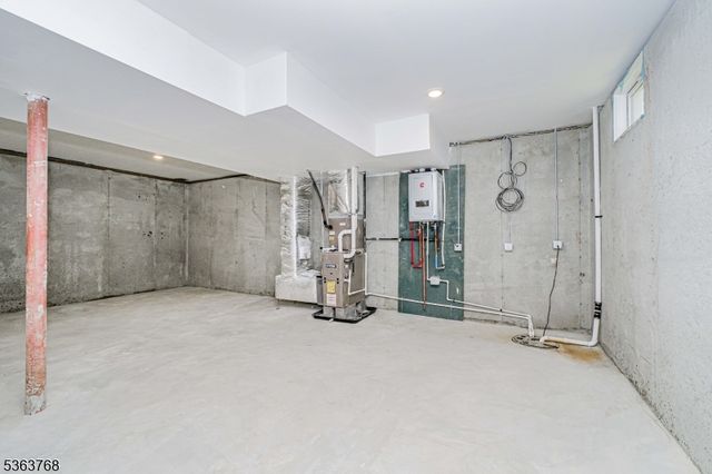 147 Old Bridge Tpke, East Brunswick Twp., NJ 08816