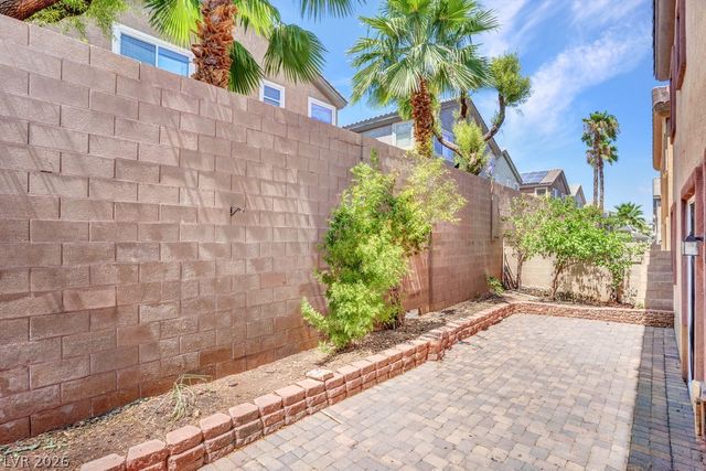 527 Newberry Springs Drive, Las Vegas, NV 89148