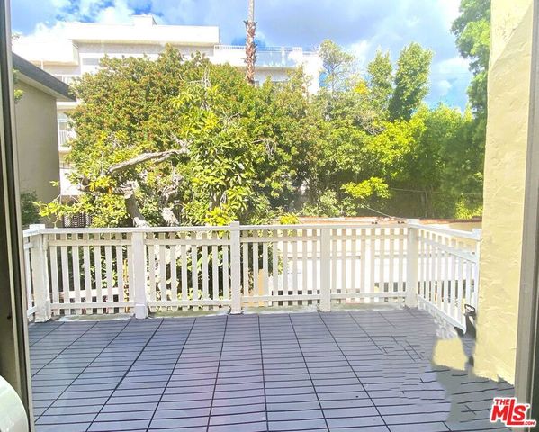 10623 Kinnard Avenue, Los Angeles, CA 90024