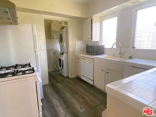 10623 Kinnard Avenue, Los Angeles, CA 90024