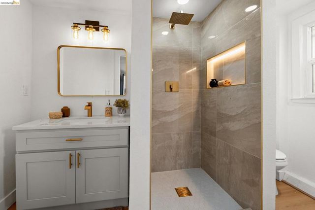 2100 69Th Ave, Oakland, CA 94621