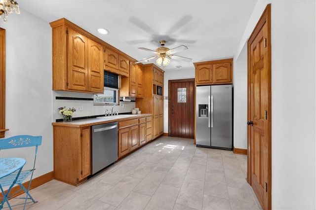 243 E 72nd Terrace, Kansas City, MO 64114