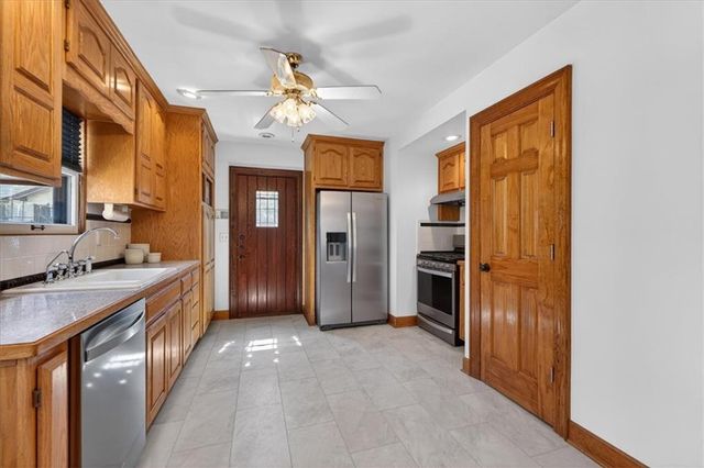 243 E 72nd Terrace, Kansas City, MO 64114