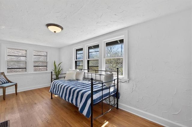 243 E 72nd Terrace, Kansas City, MO 64114