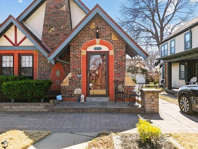 243 E 72nd Terrace, Kansas City, MO 64114