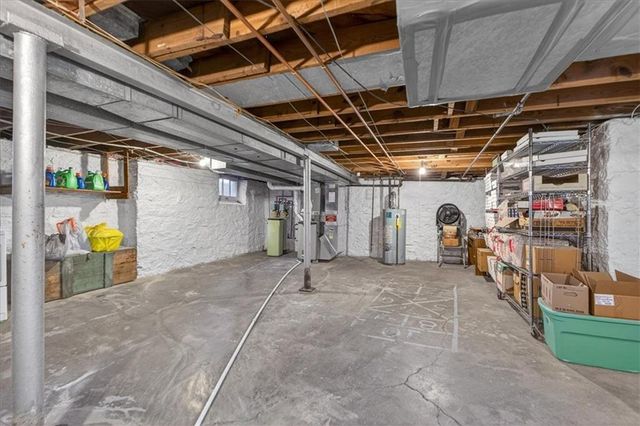 243 E 72nd Terrace, Kansas City, MO 64114