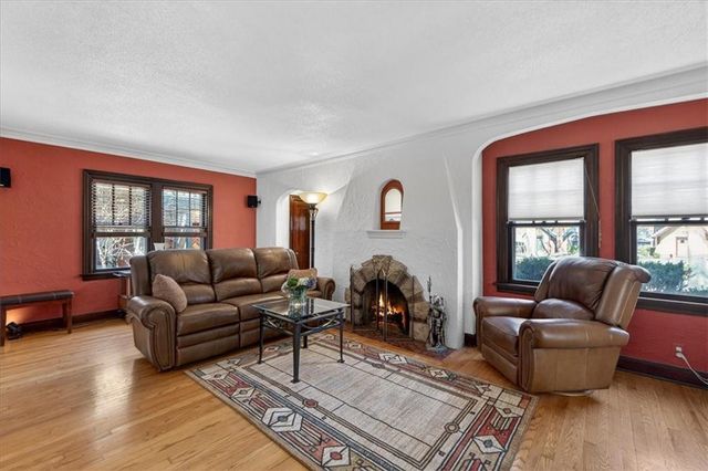 243 E 72nd Terrace, Kansas City, MO 64114