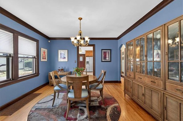 243 E 72nd Terrace, Kansas City, MO 64114