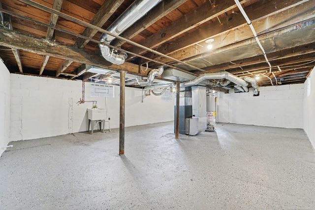 141 W Harry Avenue, Hazel Park, MI 48030