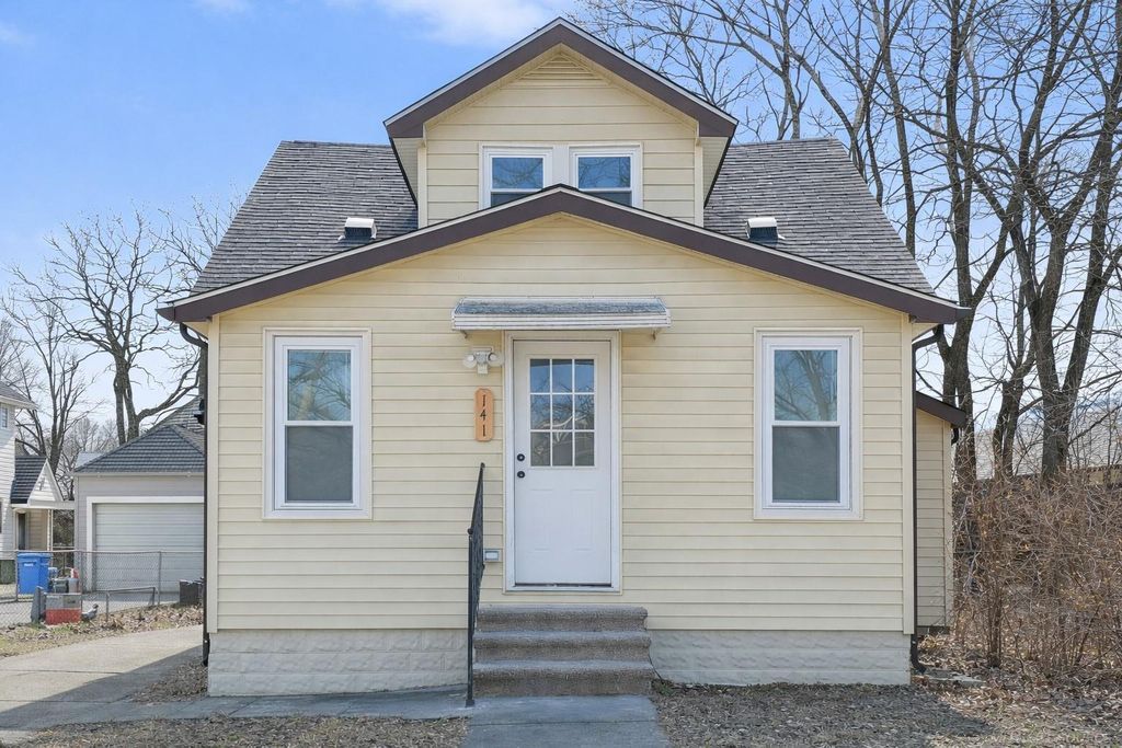 141 W Harry Avenue, Hazel Park, MI 48030