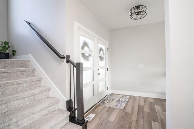 3217 Lakeview Drive SE, Altoona, IA 50009