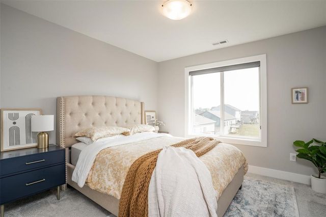 3217 Lakeview Drive SE, Altoona, IA 50009