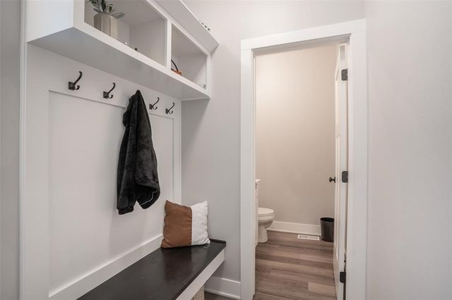 3217 Lakeview Drive SE, Altoona, IA 50009