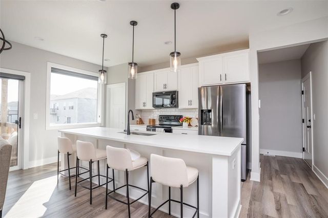 3217 Lakeview Drive SE, Altoona, IA 50009