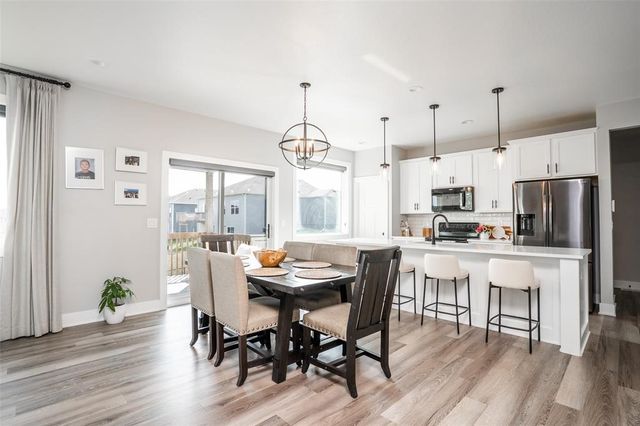 3217 Lakeview Drive SE, Altoona, IA 50009