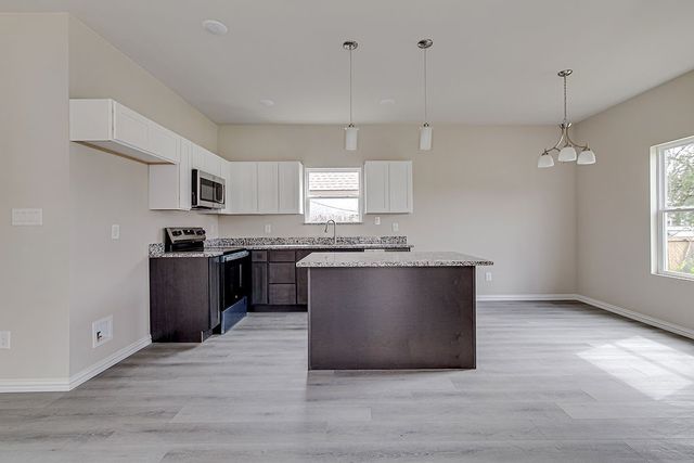 1005 E Tucker Street, Fort Worth, TX 76104