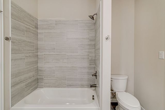 1005 E Tucker Street, Fort Worth, TX 76104