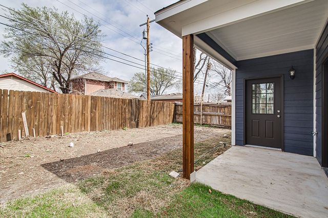 1005 E Tucker Street, Fort Worth, TX 76104