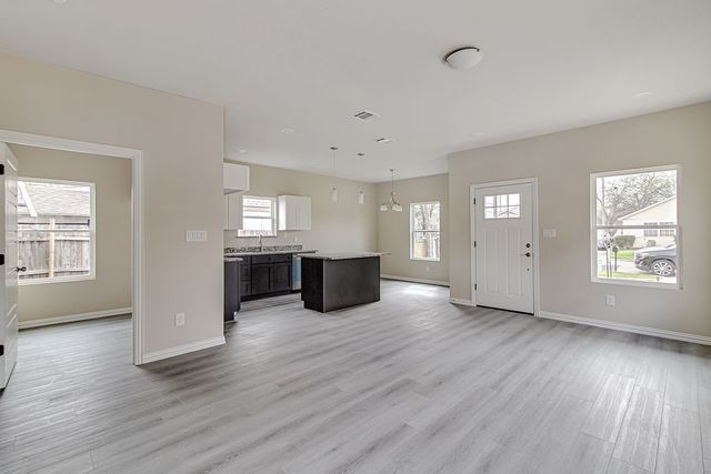 1005 E Tucker Street, Fort Worth, TX 76104