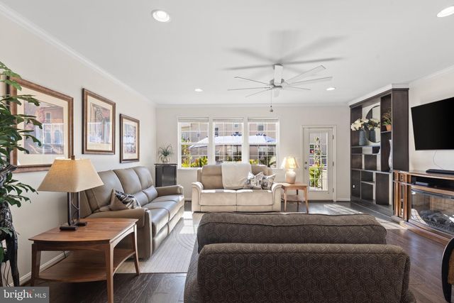 7870 CRESCENT PARK DR, Gainesville, VA 20155