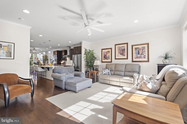 7870 CRESCENT PARK DR, Gainesville, VA 20155