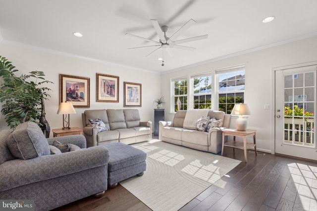 7870 CRESCENT PARK DR, Gainesville, VA 20155