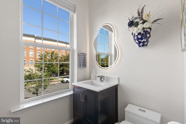 7870 CRESCENT PARK DR, Gainesville, VA 20155