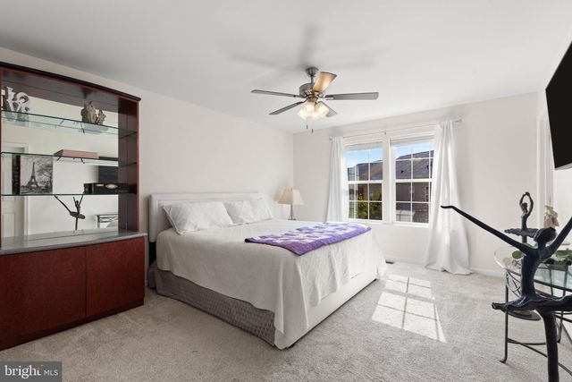 7870 CRESCENT PARK DR, Gainesville, VA 20155