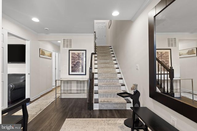 7870 CRESCENT PARK DR, Gainesville, VA 20155