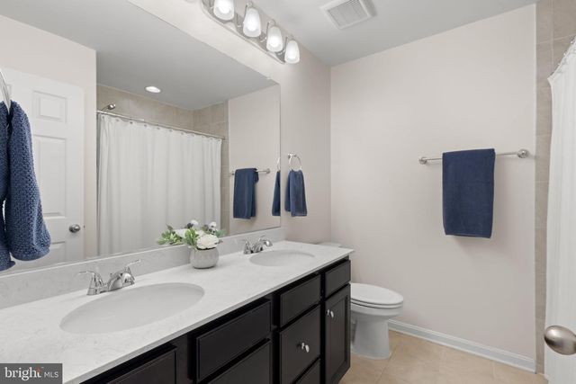 7870 CRESCENT PARK DR, Gainesville, VA 20155