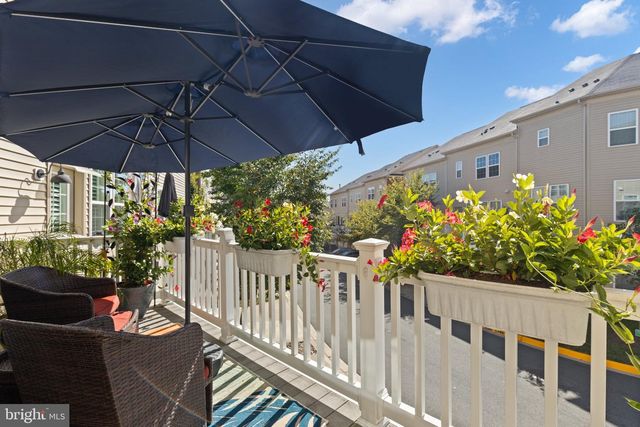 7870 CRESCENT PARK DR, Gainesville, VA 20155