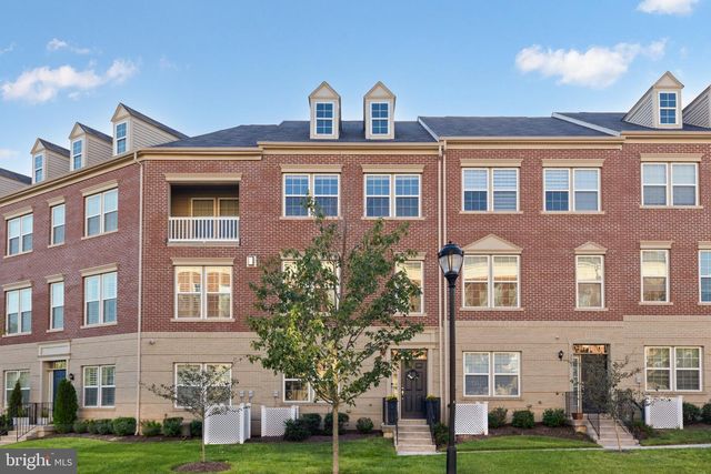 7870 CRESCENT PARK DR, Gainesville, VA 20155