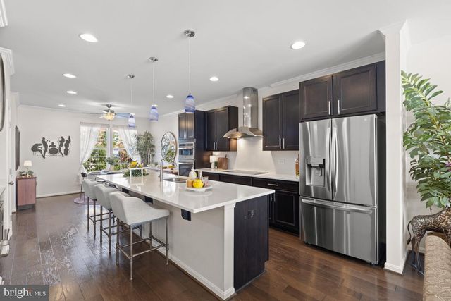 7870 CRESCENT PARK DR, Gainesville, VA 20155