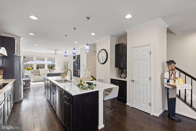 7870 CRESCENT PARK DR, Gainesville, VA 20155