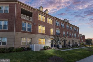 7870 CRESCENT PARK DR, Gainesville, VA 20155