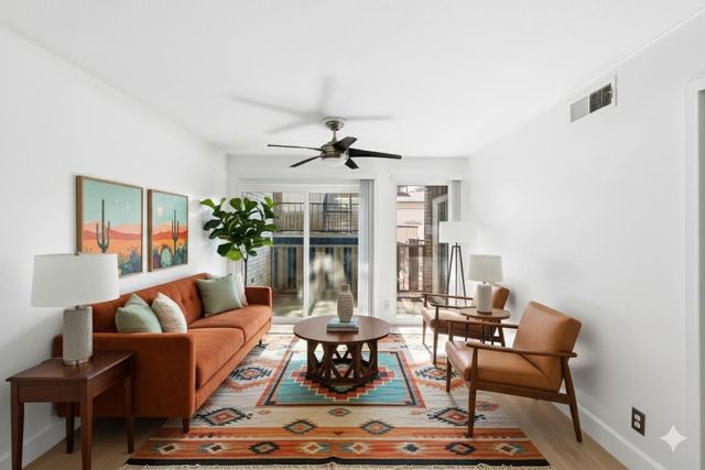 1304 Summit ST 102, Austin, TX 78741