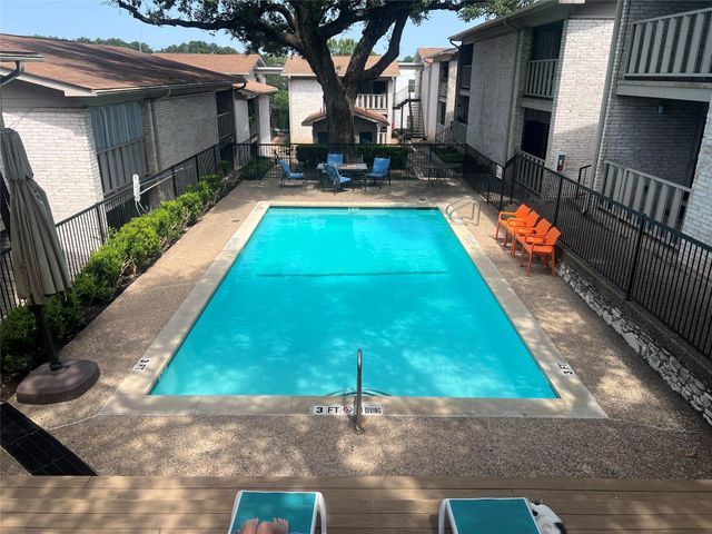 1304 Summit ST 102, Austin, TX 78741